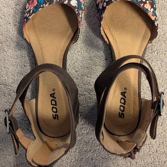 Brown and floral zipper back, ankle strap flats - Sz 8 - Picture 2 of 9